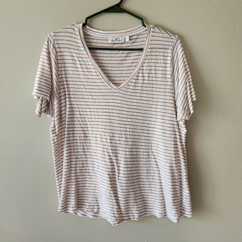 Vineyard Vines casual tee